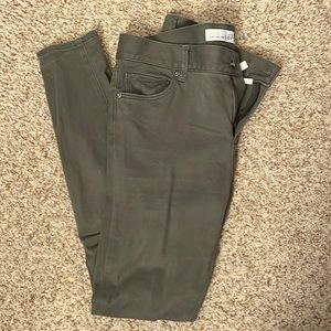 LOFT leggings size 4P - green